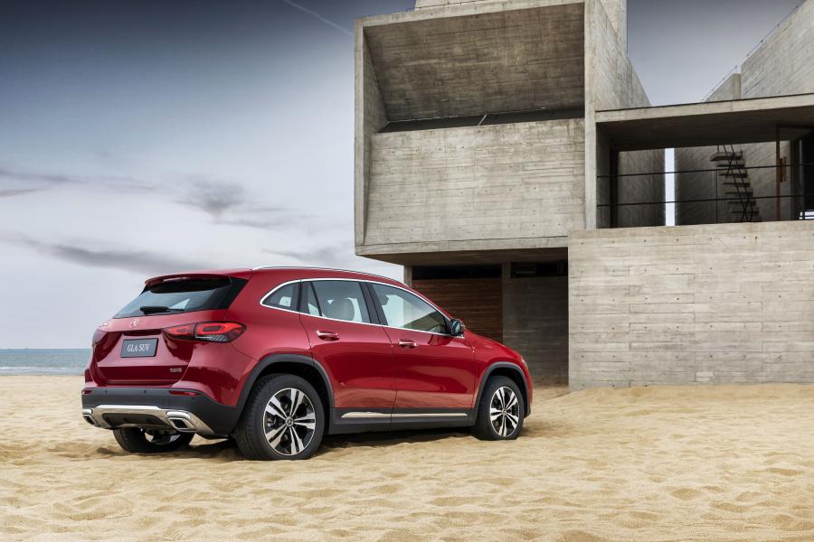  Mercedes-Benz GLA200 Progressive Line (H247) 2020 года  (CN) (фото 6 из 7)